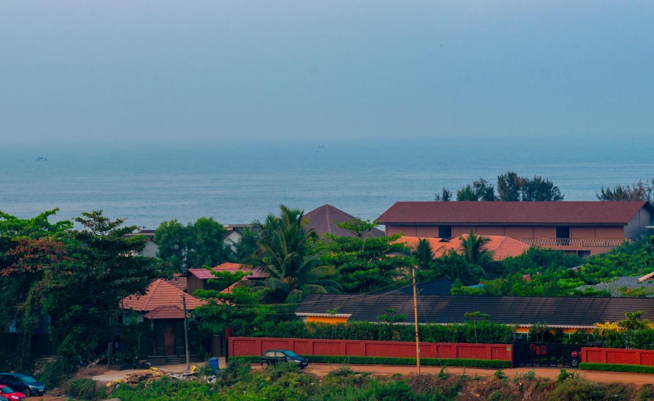 Hotel Octave Rococco Morjim Pernem Esterno foto