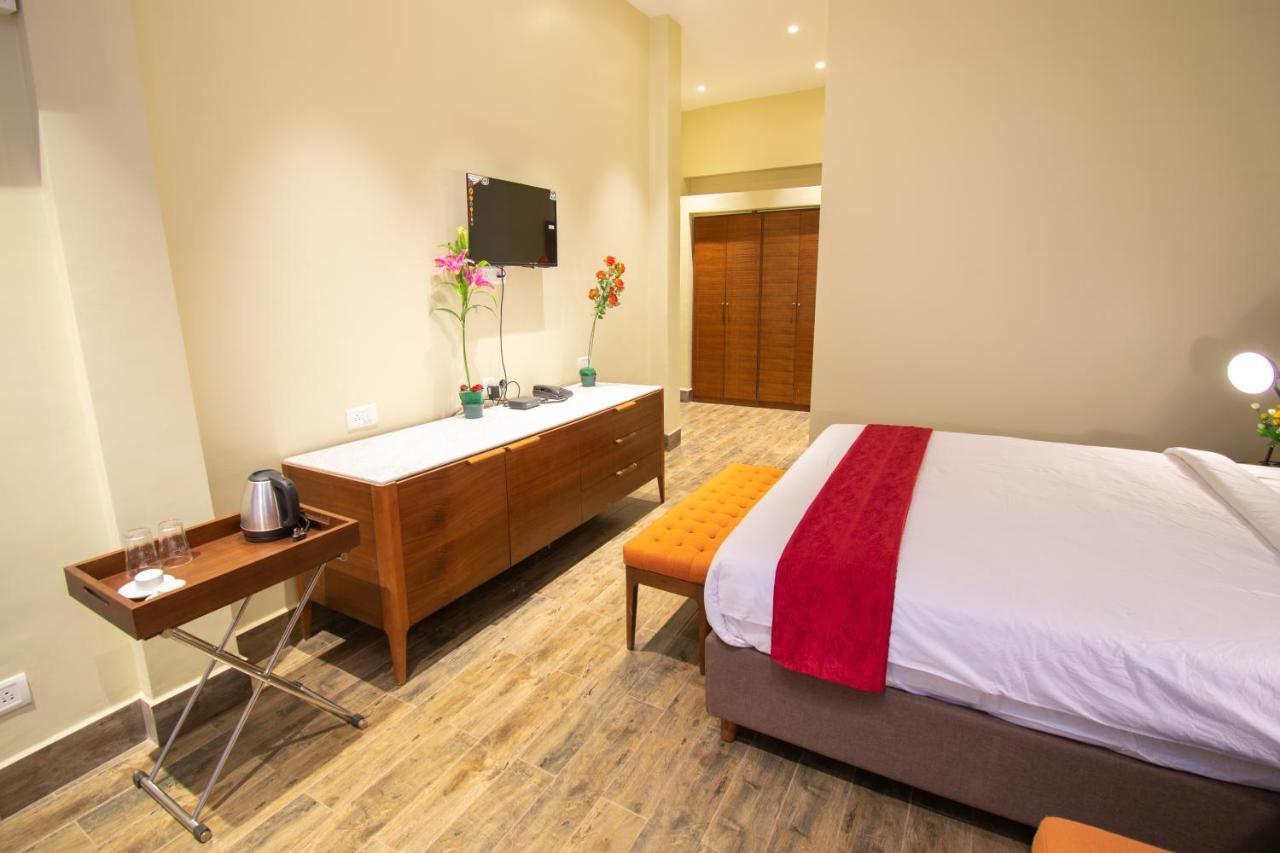 Hotel Octave Rococco Morjim Pernem Esterno foto