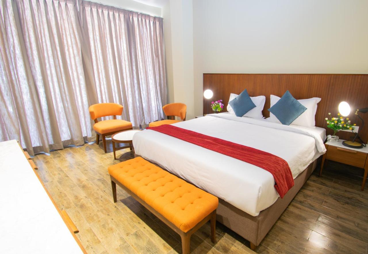 Hotel Octave Rococco Morjim Pernem Esterno foto