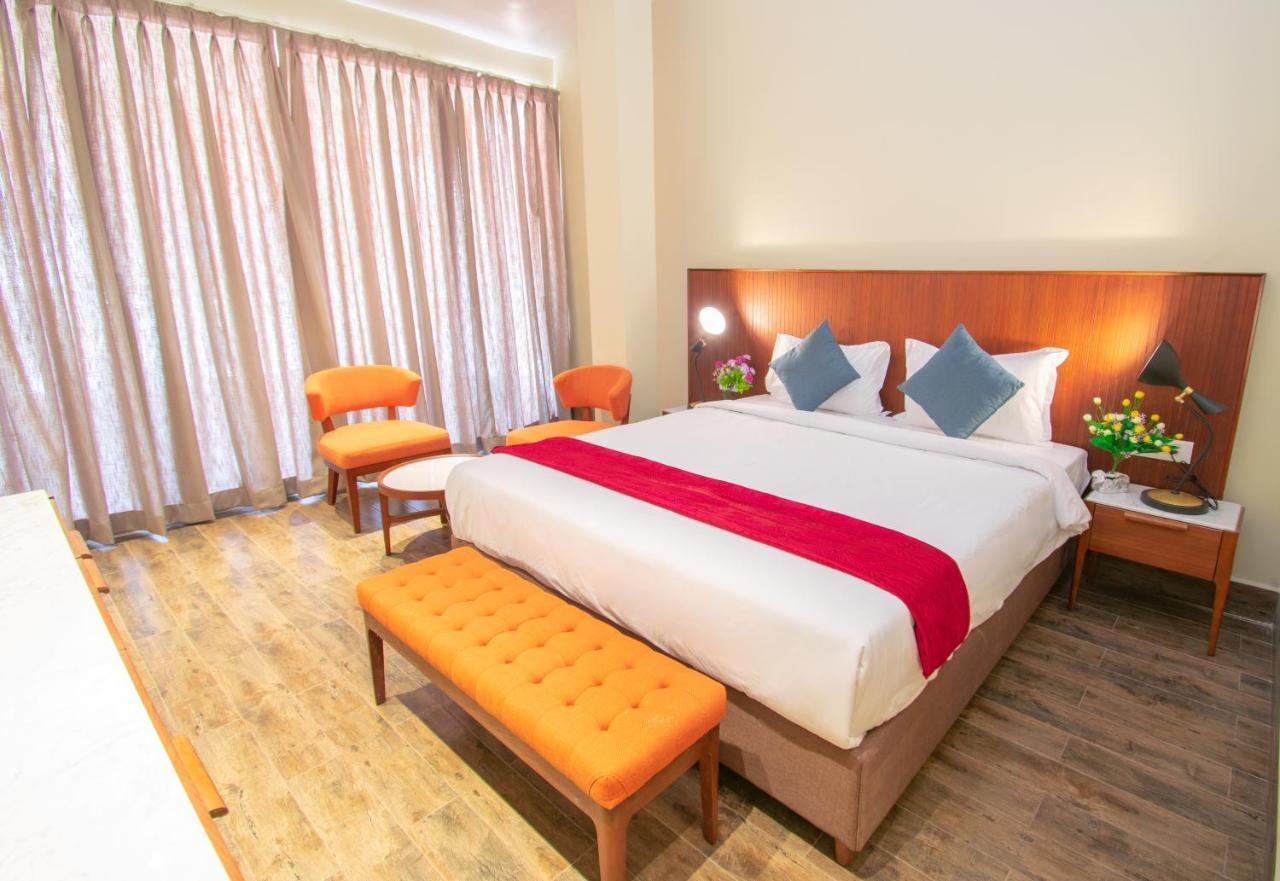 Hotel Octave Rococco Morjim Pernem Esterno foto